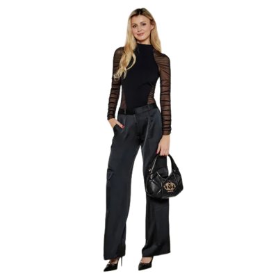 THE EMBOSSED Q HOBO BAG